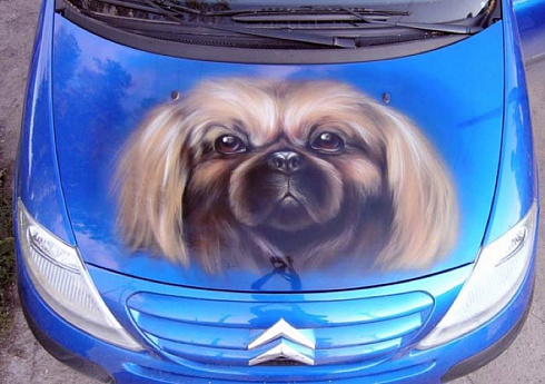 Собачку на капот авто наклейка